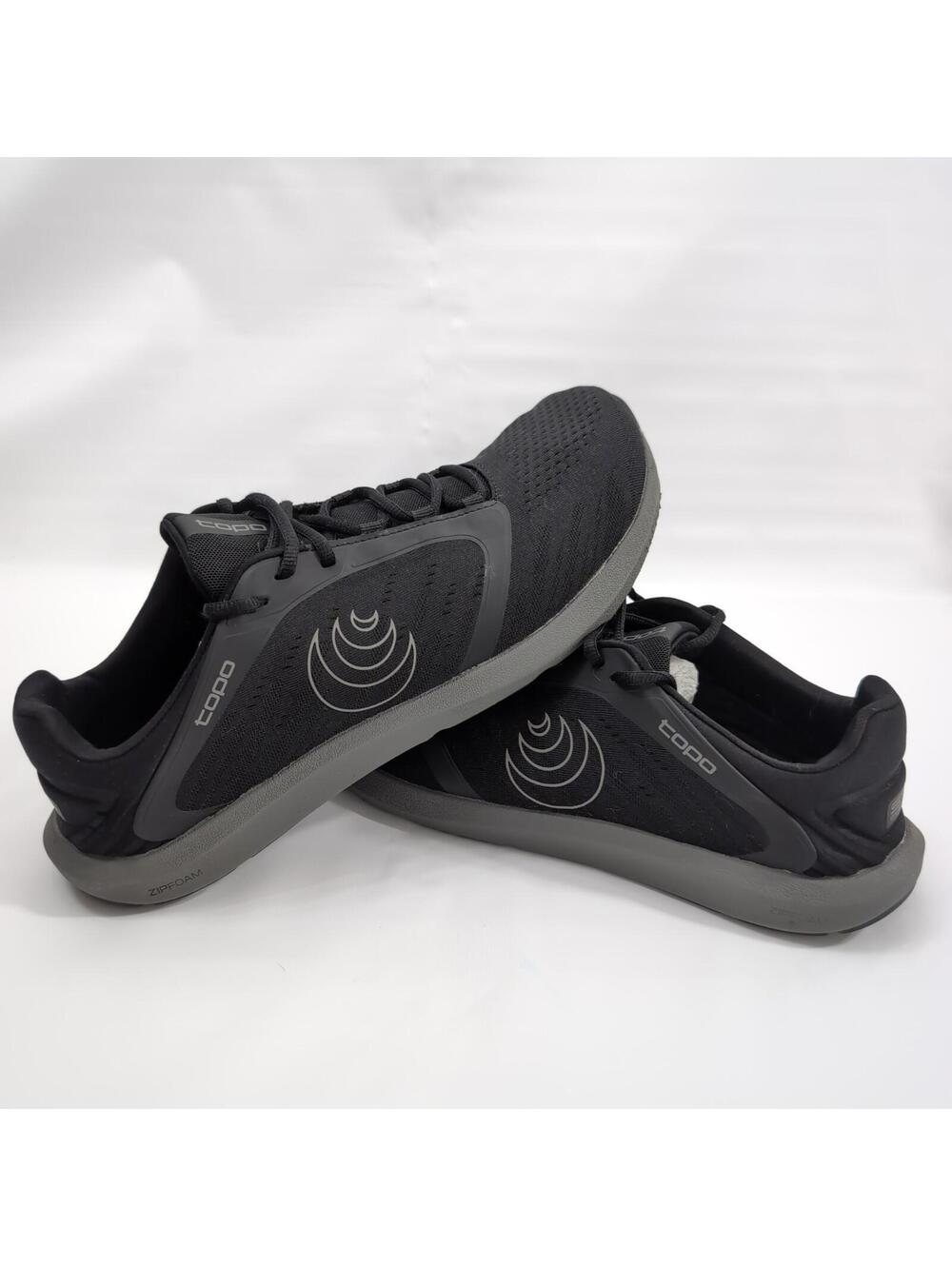 Men's Size 11.5 Topo Athletic ST-5, running and training shoe